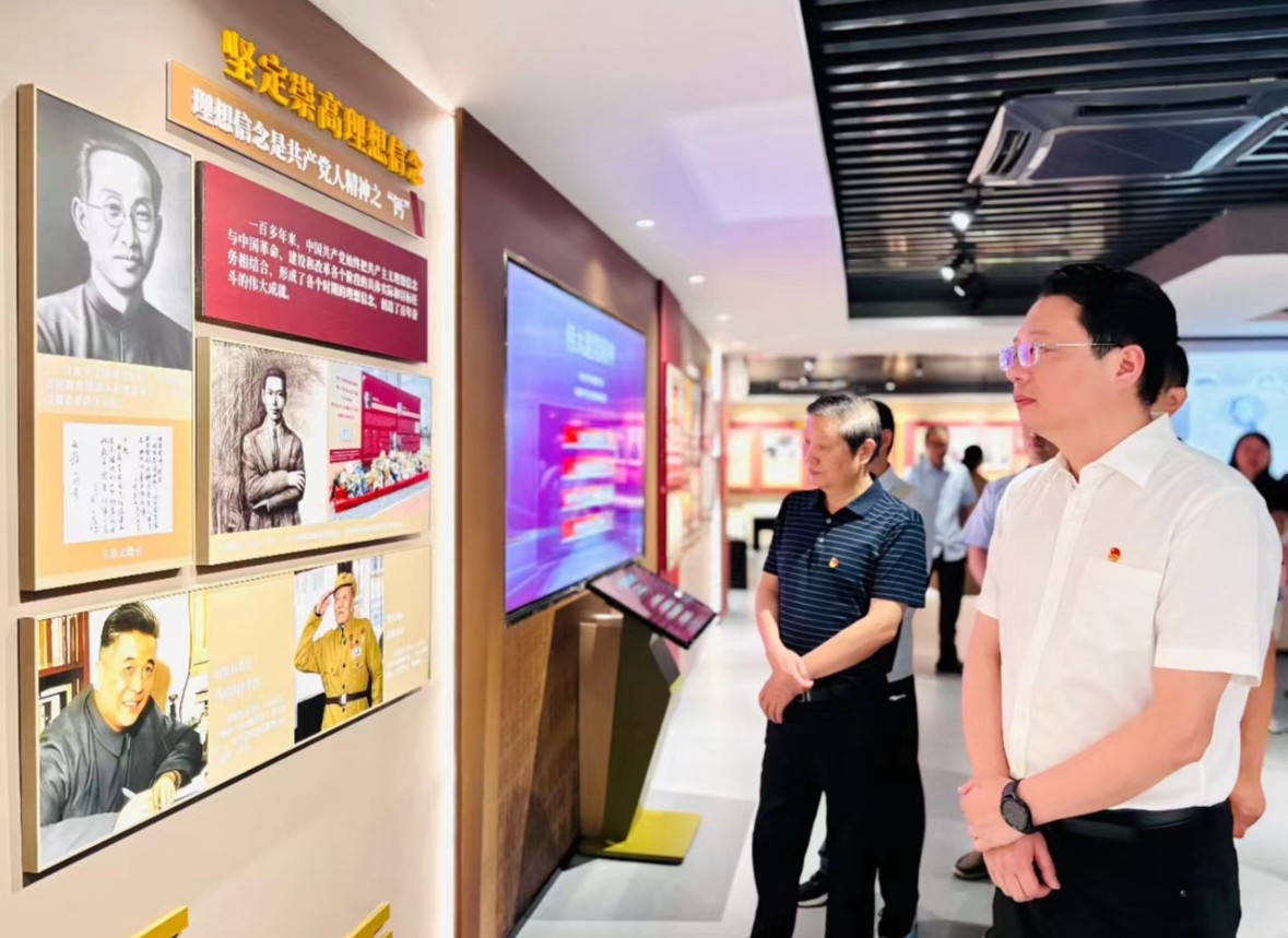 市住房置業(yè)融資擔(dān)保公司組織開展 慶“七一”系列活動(dòng)